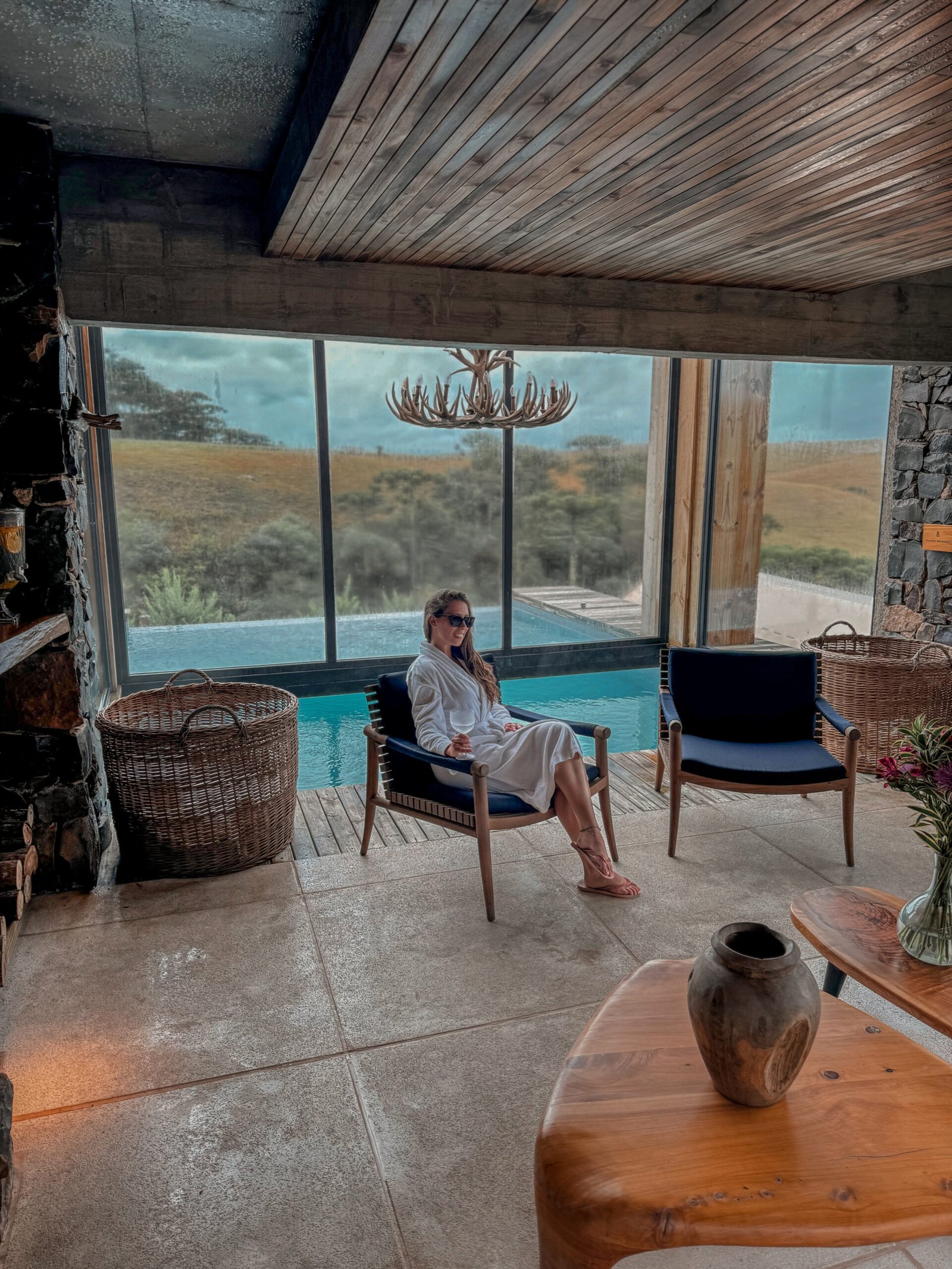 Mountain-view interior